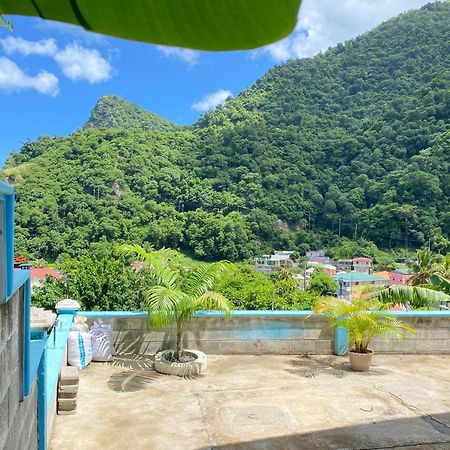 The Big Blue Condo Soufriere Buitenkant foto