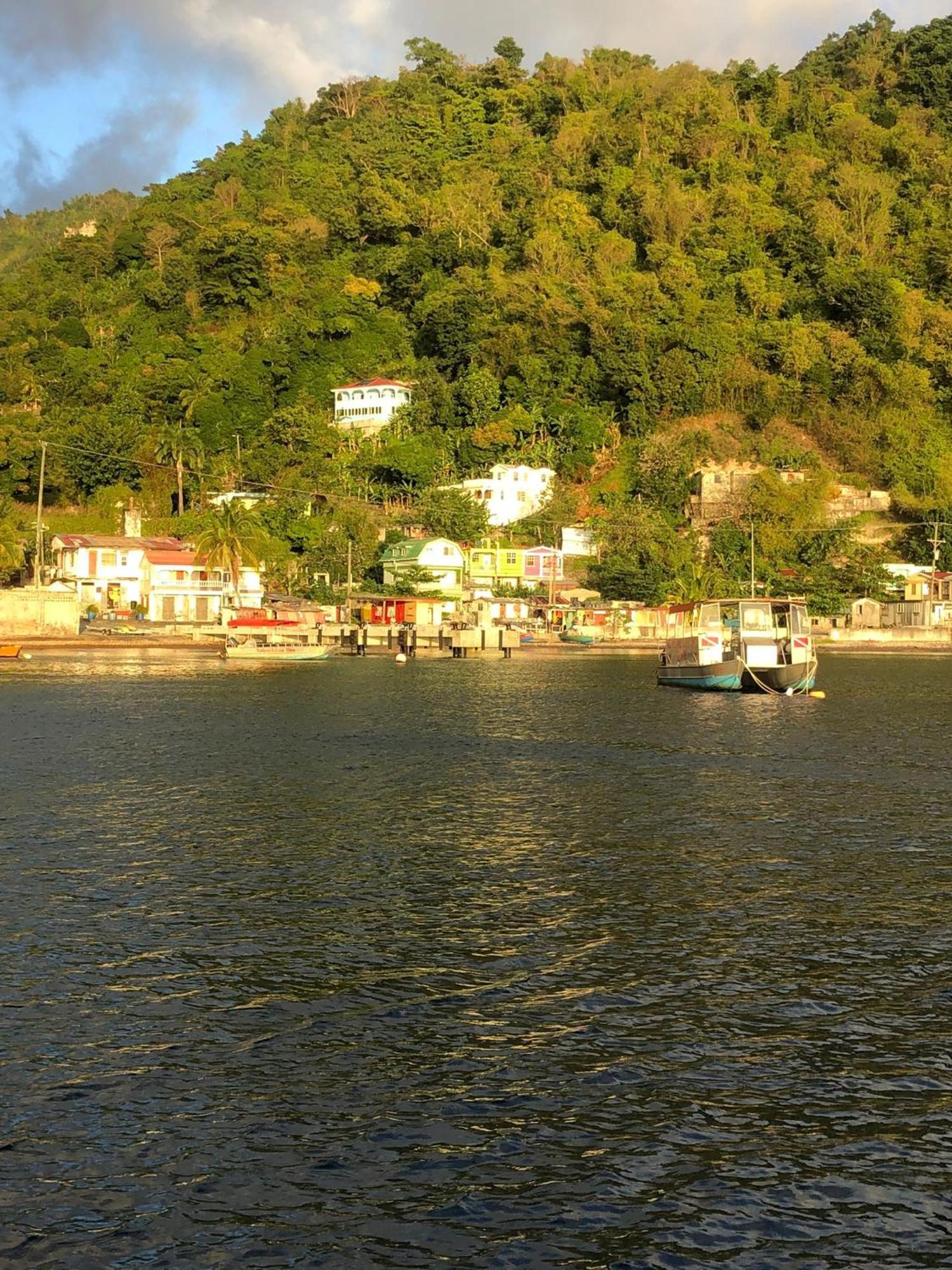 The Big Blue Condo Soufriere Buitenkant foto