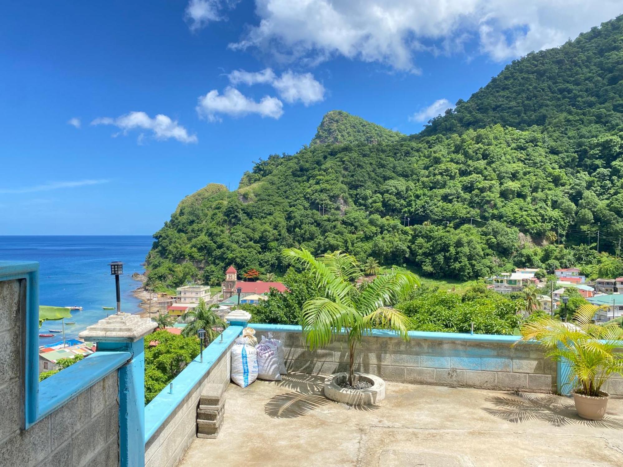 The Big Blue Condo Soufriere Buitenkant foto